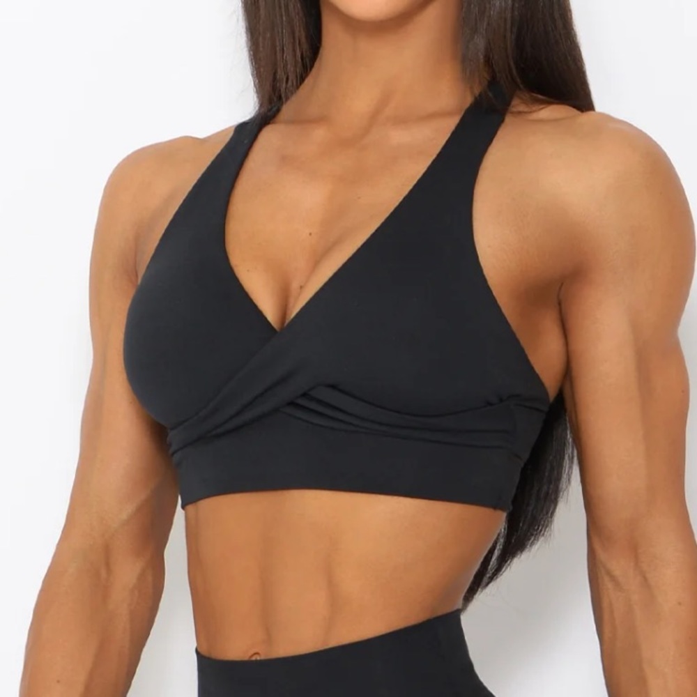 Bombshell Sportswear Beyond Sports Bra• S / Black / Medium Weight